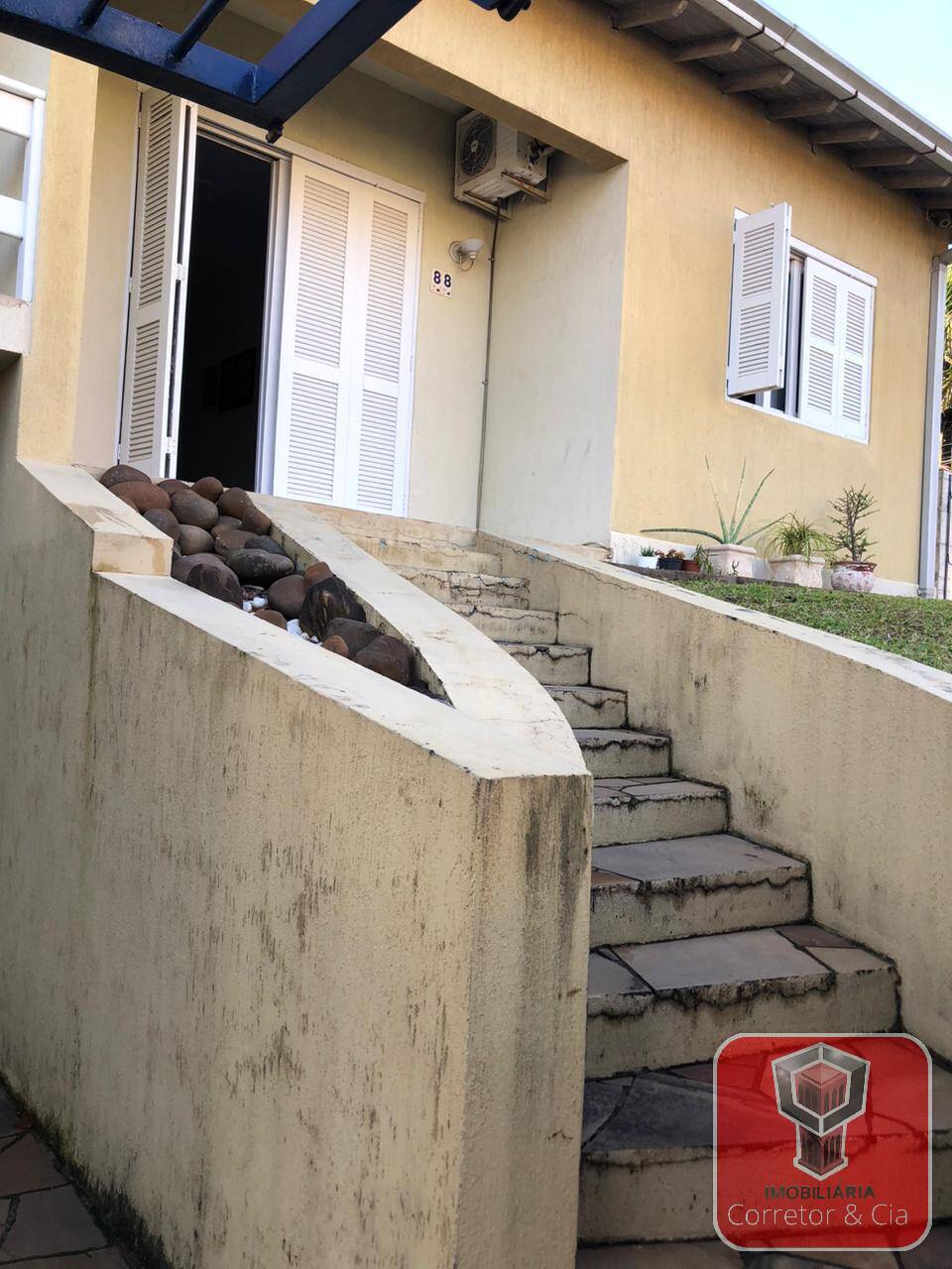 VENDE-SE LINDA CASA NO BAIRRO: PARAISO