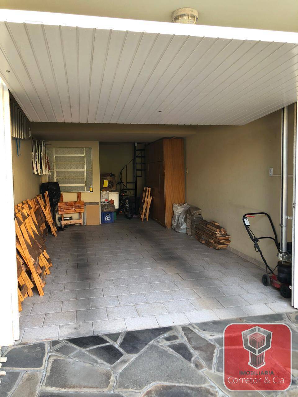 VENDE-SE LINDA CASA NO BAIRRO: PARAISO