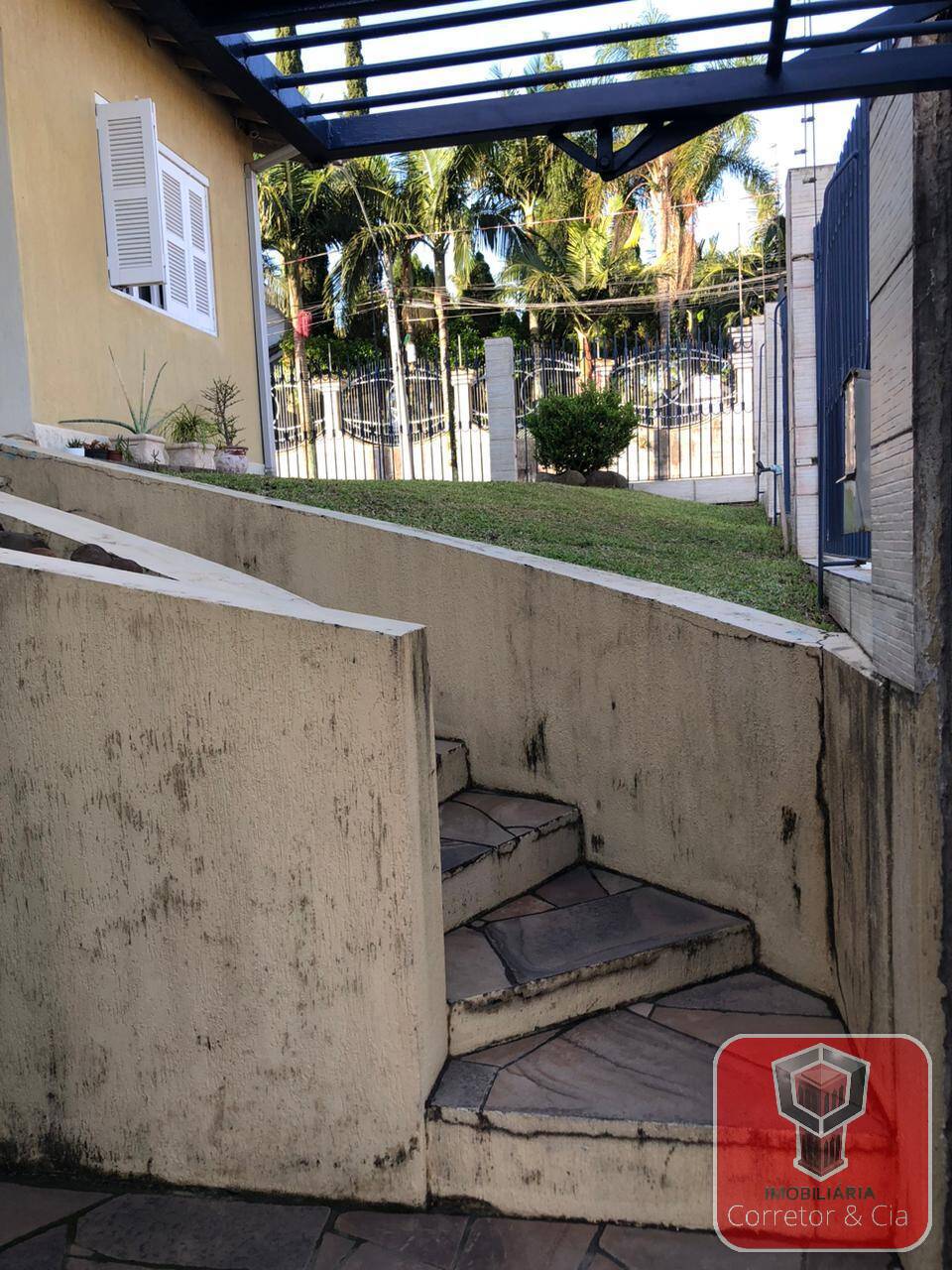 VENDE-SE LINDA CASA NO BAIRRO: PARAISO