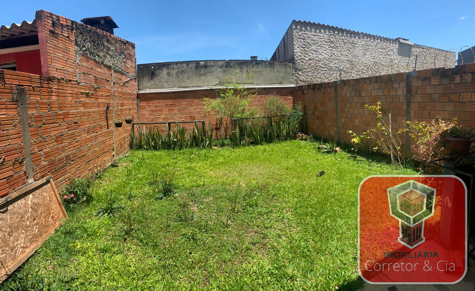 VENDE-SE CASA NO BAIRRO:FORTUNA