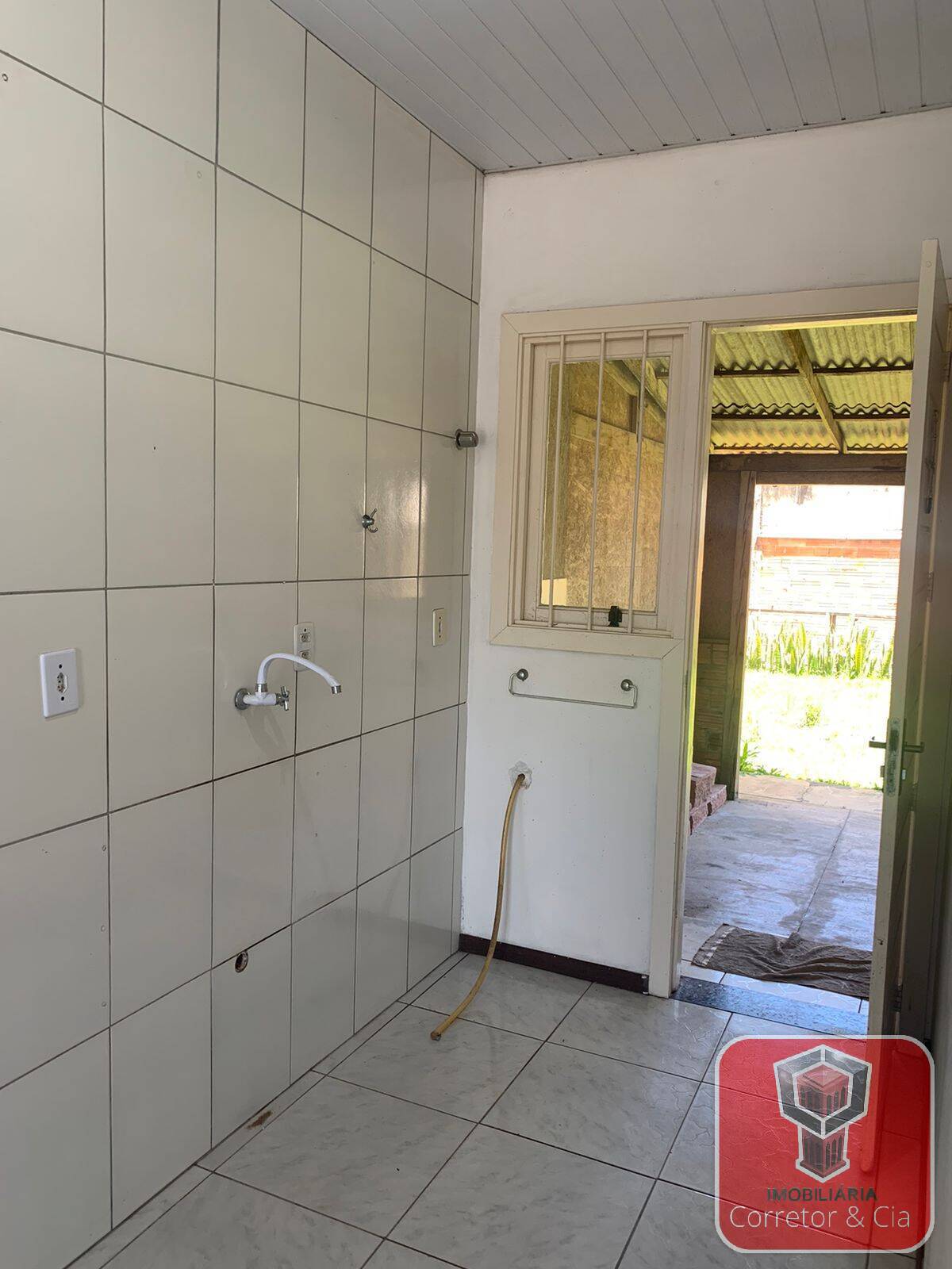 VENDE-SE CASA NO BAIRRO:FORTUNA