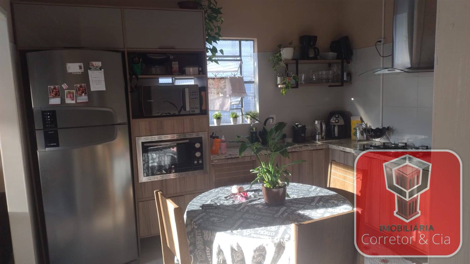 OPORTUNIDADE IMPERDÍVEL – CASA PRÓXIMA AO CENTRO!