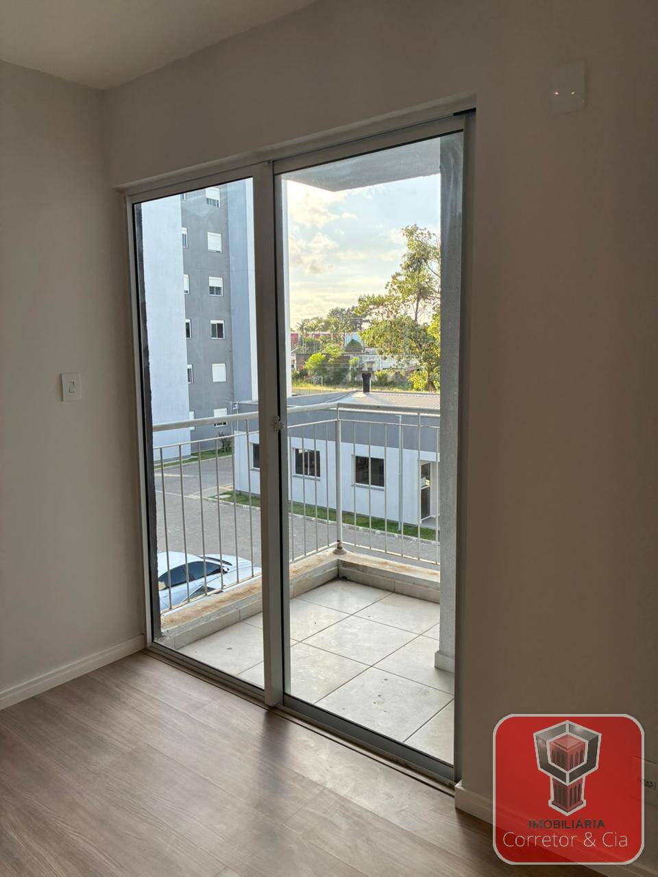 APARTAMENTO RESIDENCIAL MONIQUE ESTEIO