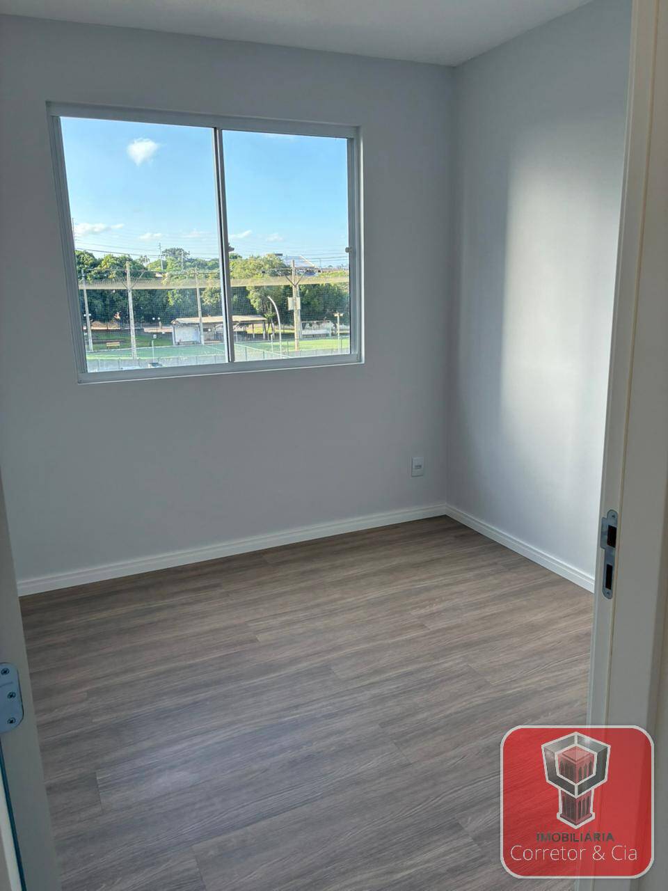 APARTAMENTO RESIDENCIAL MONIQUE ESTEIO