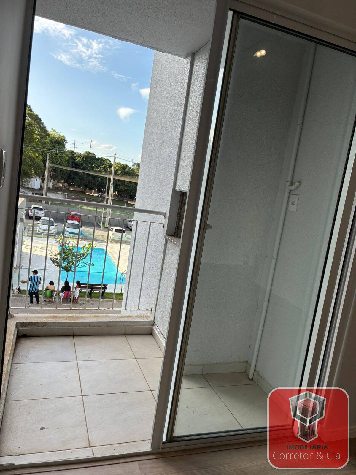APARTAMENTO RESIDENCIAL MONIQUE ESTEIO