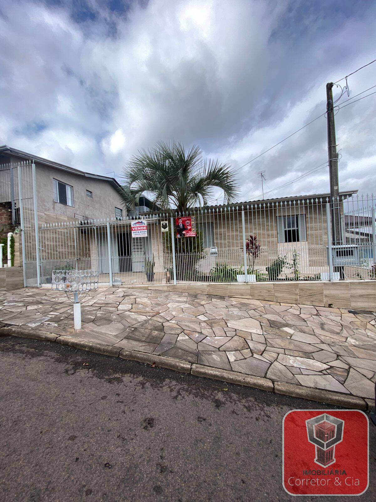 VENDE-SE CASA NO BAIRRO LOMBA DA PALMEIRA