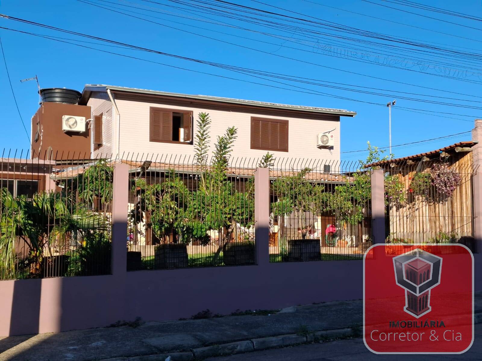 VENDE -SE LINDA CASA NO BAIRRO FREITAS
