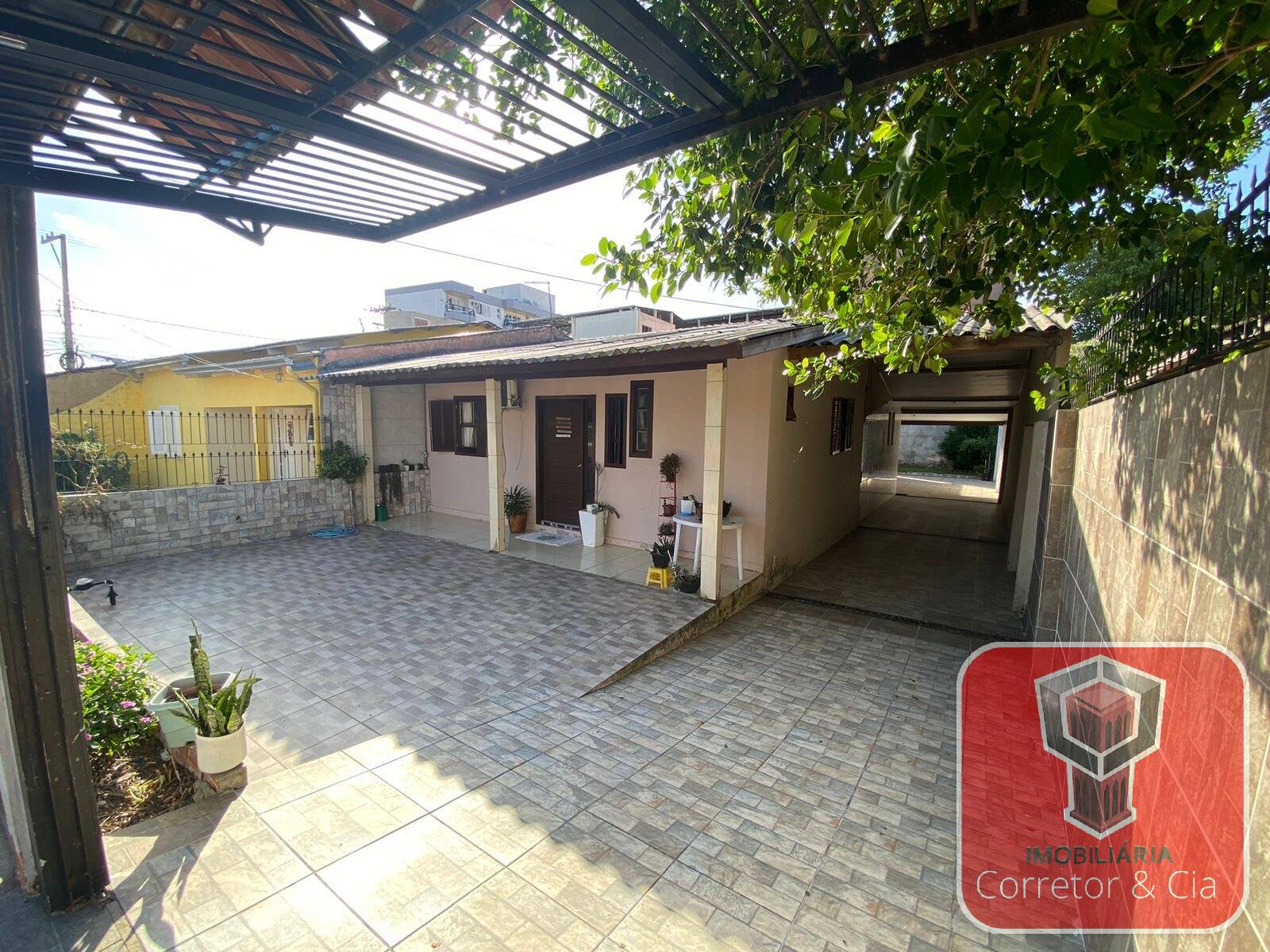 CASA À VENDA – BAIRRO PARAÍSO