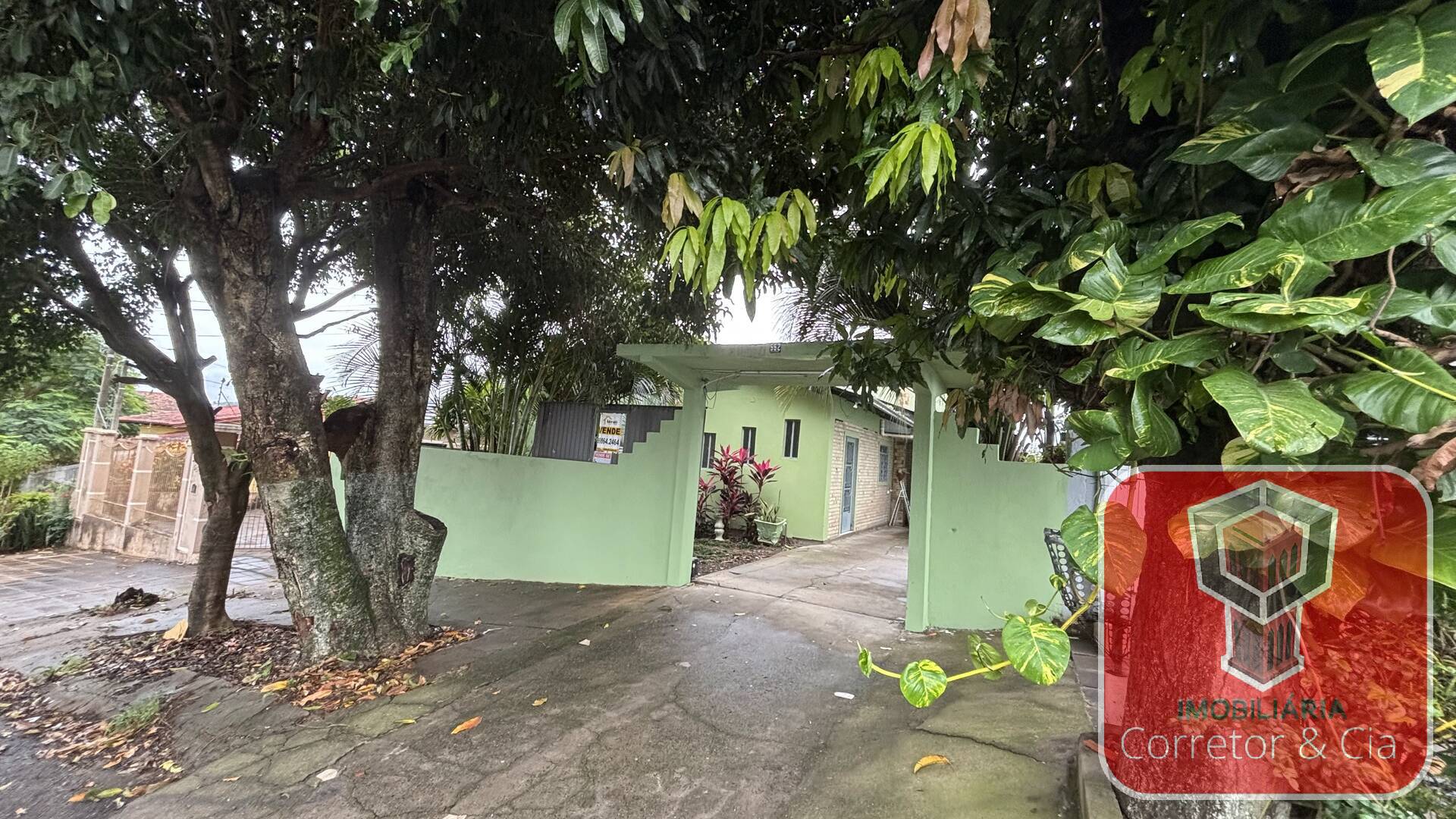 CASA À VENDA - BAIRRO SILVA